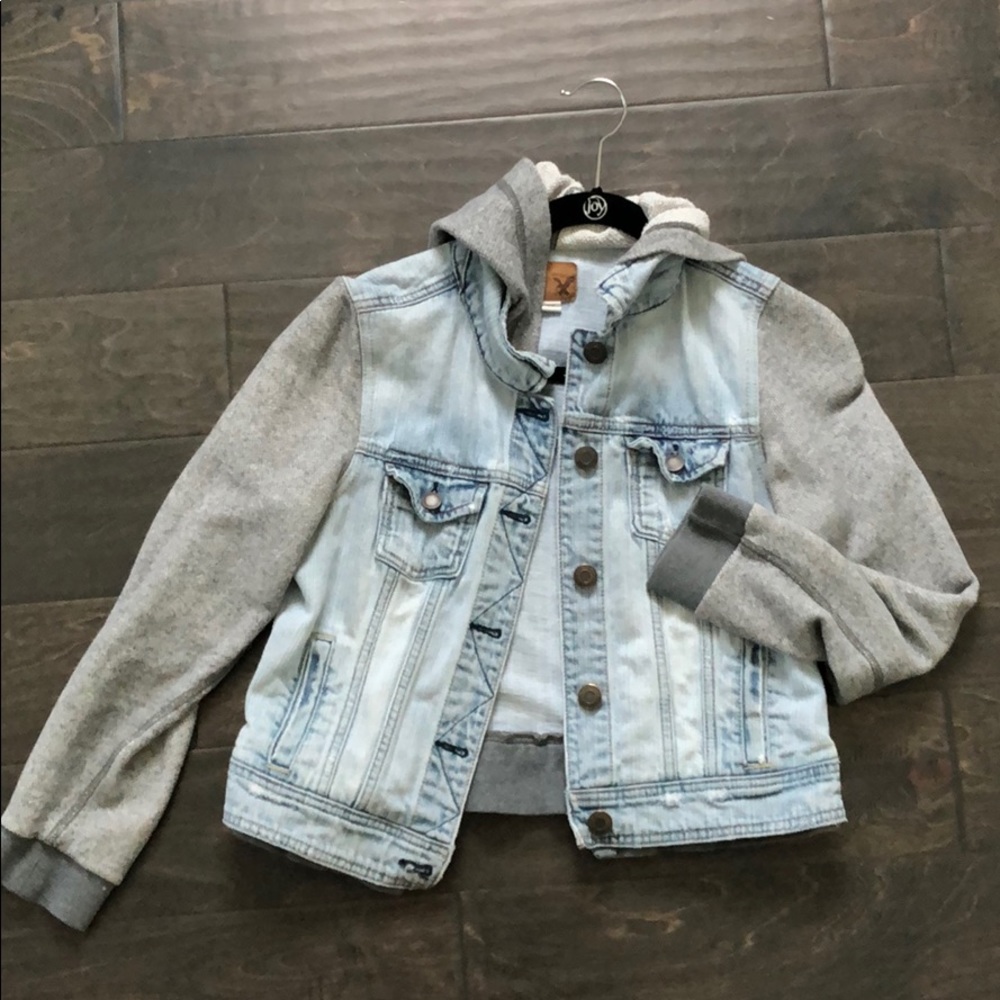 Like new American Eagle jean jacket